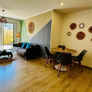 https://la-villa-vaihr-en-camargue-lhibiscus.fr-provencehotel.com